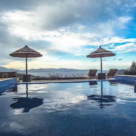 Evexia Villa Tholos  Exterior photo